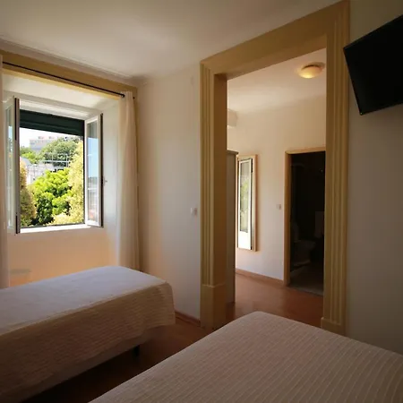 Milanesa 2* Лісабон