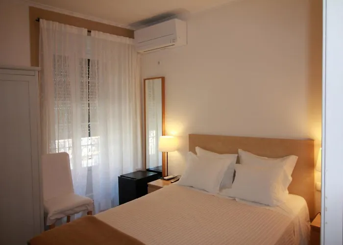 Milanesa Πανσιόν 2*